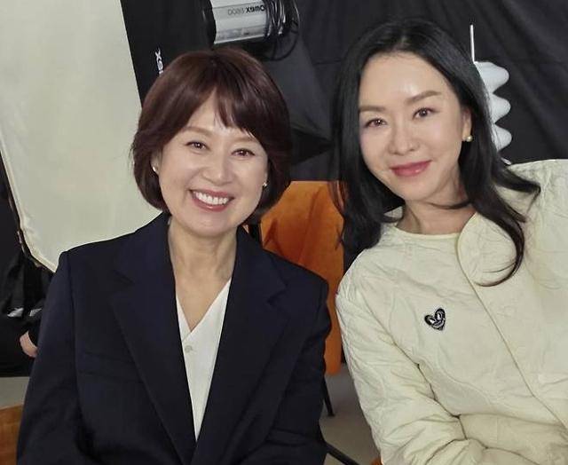 코미디언 박미선이 촬영 현장에 돌아왔다. 박미선 SNS