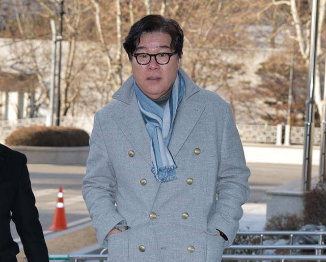 김성태 전 쌍방울 회장이 1월 20일 '쌍방울 대북 송금 사건' 수사 과정에서 제기된 진술 회유 의혹과 관련해 서울 서초구 서울고검 인권침해점검 태스크포스(TF)에서 조사를 받기 위해 출석하고 있다. 연합뉴스