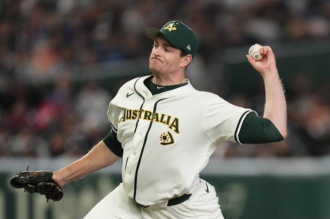 <yonhap photo-5257="">5일 2026 WBC 대만전에 불펜 등판한 호주 야구대표팀 왼손 투수 존 케네디. [AP=연합뉴스]</yonhap>