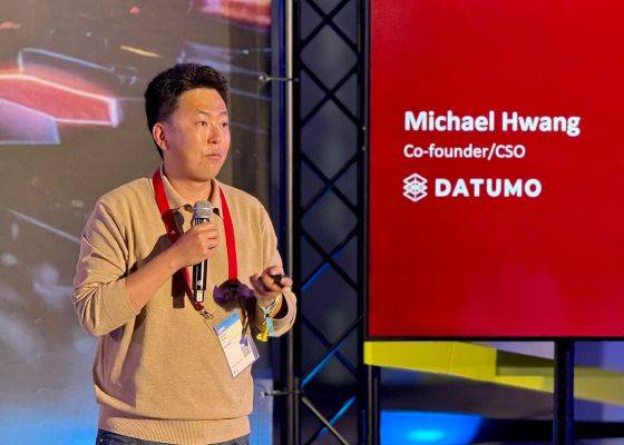 MWC 2026 글로벌 AI 레드팀 챌린지’에서 발표 중인 황민영 셀렉트스타 부대표/사진=셀렉트스타