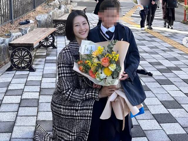 이현이의 둘째 아들이 명문 사립초에 입학했다. / 이현이 소셜미디어
