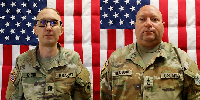 노아 티첸스(오른쪽) 중사와 디클런 코디 병장. [미 육군]