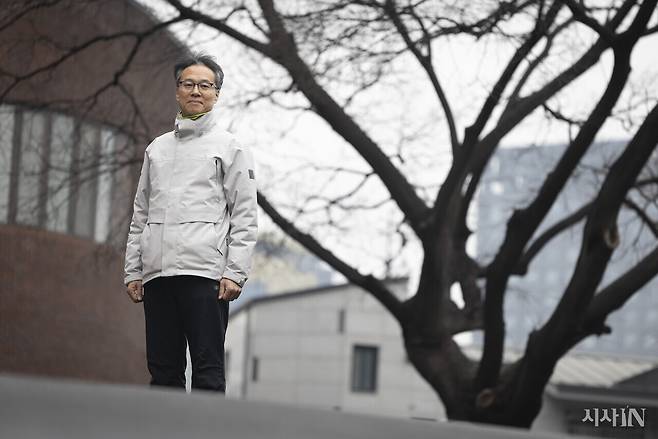 백금렬씨는 26년간 교사로 일했다. 임윤명 소리꾼과 이일주 명창에게 소리를 배웠고, 교직에서 물러난 후 본격적으로 소리 공부를 하고 있다. ⓒ시사IN 이명익