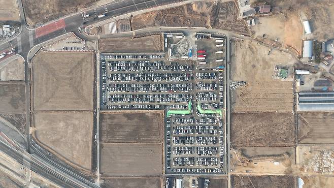 '용인반도체클러스터 일반산업단지' 근로자들의 차량을 수용하는 독성리 1250일원 거점 주차장.&nbsp;사진=용인시