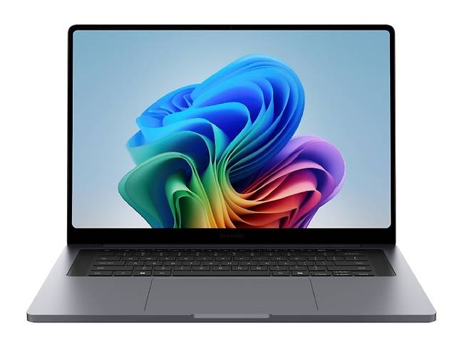 ▲삼성전자 노트북 '갤럭시 북6 울트라'. 사진=삼성전자