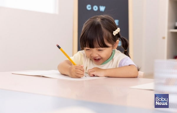 서울시가 952억 원을 투입해 보육교사 1명이 돌보는 아동 수를 0세반 기준 2명까지 줄인다. ⓒ베이비뉴스