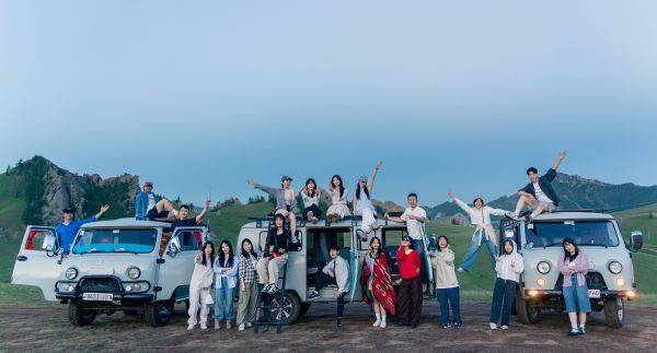 하나투어가 2030세대를 전용으로 낸 밍글링 투어 모습. /하나투어