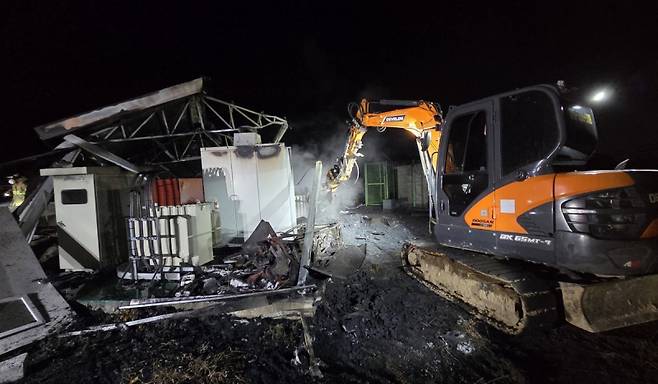 지난해 12월 경주의 태양광 발전설비 에너지저장장치(ESS)에서 화재가 발생했다. 경주 소방서