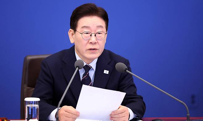 이재명 대통령이 6일 청와대에서 열린 수석보좌관회의에서 발언하고 있다. 뉴시스