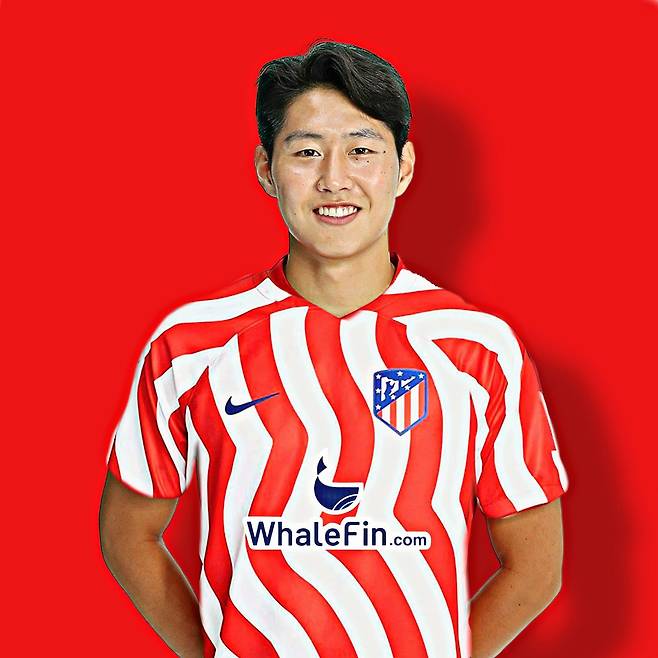 프랑스 축구대표팀에서 2018 국제축구연맹(FIFA) 러시아 월드컵 우승을 경험하고 스페인 명문 아틀레티코 마드리드 최고의 스타로 자리매김한 앙투완 그리즈만이 팀을 떠난다.&nbsp;  그리즈만의 대체자로 떠오른 건 다름아닌 한국 축구 '골든 보이' 이강인(PSG)이다.&nbsp;스페인 매체 렐레보 편집장 마테오 모레토 기자가 6일(한국시간) 자신의 사회관계망서비스(SNS) X를 통해 이강인이 여전히 아틀레티코 마드리드의 최우선 타깃이라고 전했다.&nbsp;이어 모레토는 이강인이 그리즈만을 대체할 아틀레티코의 최우선 타깃이라고 전하며 시즌 중에 갑작스럽게 팀을 떠날 수 있는 그리즈만의 거취와 맞물려 있다고 전했다.&nbsp;SNS