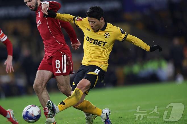 울버햄튼 공격수 황희찬이 7일(한국시간) 열린 2025-26 잉글랜드 FA컵 16강 리버풀전에서 후반 46분 득점을 기록했다. ⓒ AFP=뉴스1