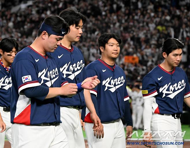 7일 일본 도쿄돔에서 열린 WBC(월드베이스볼클래식) 한국과 일본의 경기. 한국이 일본에 6대8로 패했다. 아쉬움의 인사를 하는 선수들의 모습. 도쿄(일본)=허상욱 기자wook@sportschosun.com/2026.03.07/