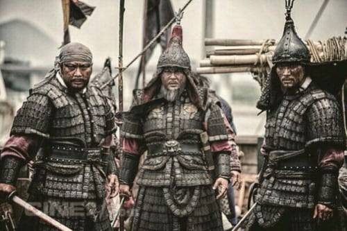 역대 한국 영화 중 최다 관객(1761만명)을 기록한 영화 '명량'이ㅡ 한 장면. 이순신 역을 배우 최민식이 맡았다. /CJ엔터테인먼트