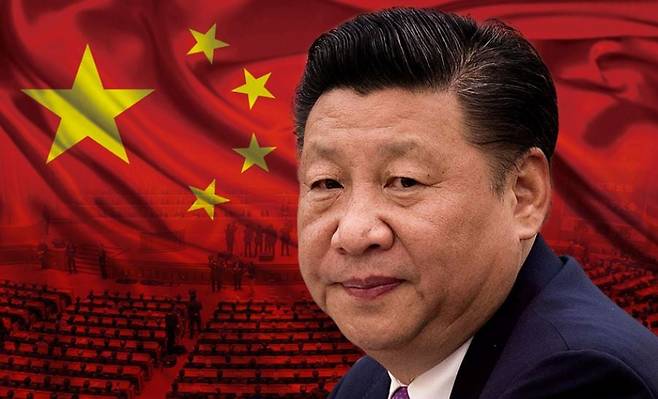 고대 중국 황제들은 만리장성이나 대운하 건설을 위해 백성을 강제로 동원하는 데 주저함이 없었다. 지금 중국 통치자들은 과거 황제들보다 야심이 더 크다. 중국의 요새화를 목표로하는 시진핑 주석. 현재 중국의  태양광 및 풍력발전 설비는 전 세계 다른 국가들을 모두 합친 규모 이상이며, 중국 공장은 전세계 제품 생산의 절반가량을 책임지고 있다.