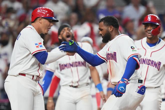 <yonhap photo-3418=""> 도미니카공화국이 2026 WBC 첫 경기에서 승리했다. (AP Photo/Lynne Sladky)/2026-03-07 11:49:33/ <저작권자 ⓒ 1980~2026 ㈜연합뉴스. 무단 전재 재배포 금지, AI 학습 및 활용 금지></yonhap>