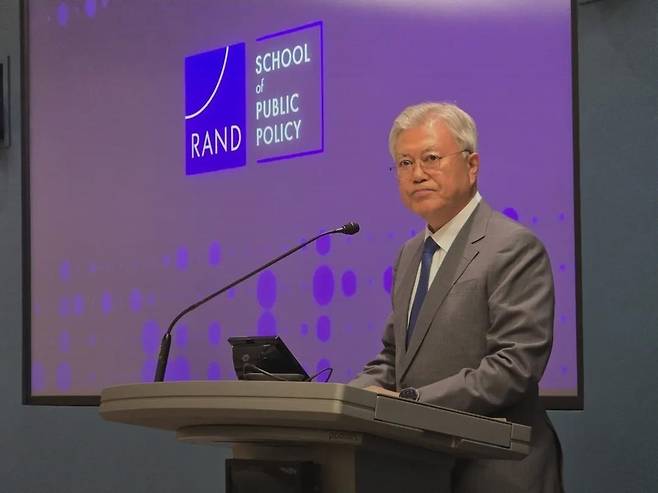 Former President Moon Jae-in delivers his keynote speech at RAND Corporation in Santa Monica, California, on March 6. [YONHAP]