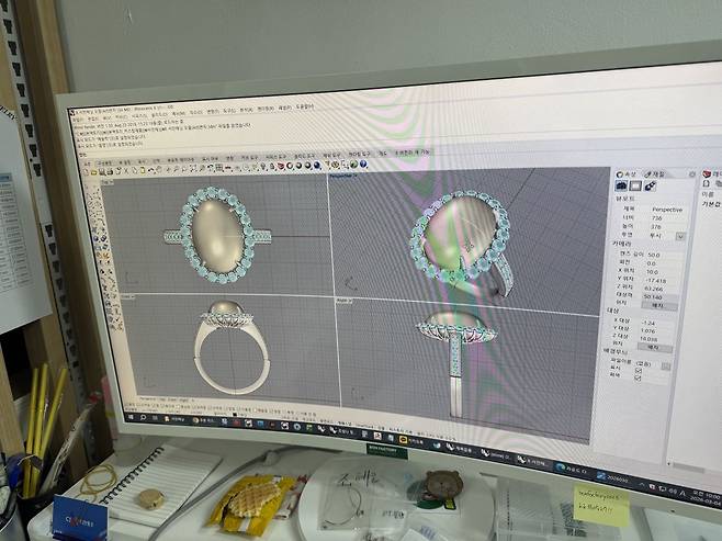 주얼리 제작은 3D모델링-출력-주물-세공-광 순서로 진행된다. 사진은 3D모델링을 하고 있는 모습. 백재연기자