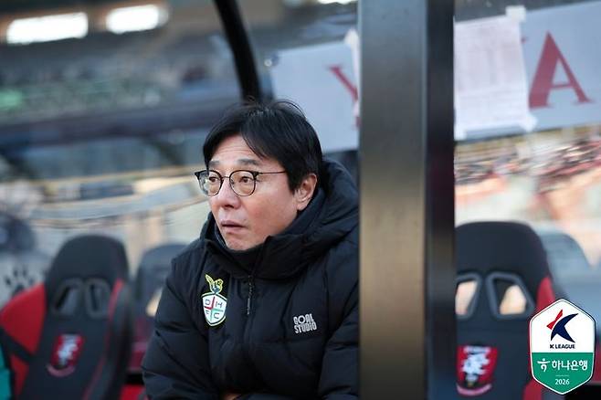 [서울=뉴시스] 프로축구 K리그1 대전하나시티즌의 황선홍 감독. (사진=한국프로축구연맹 제공) 2026.03.07. photo@newsis.com *재판매 및 DB 금지