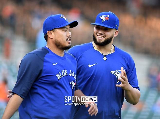 ▲ 류현진이 토론토에서 활약하던 시절 '브로맨스'로 이름을 날렸던 알렉 마노아(오른쪽) ⓒ스포티비뉴스DB