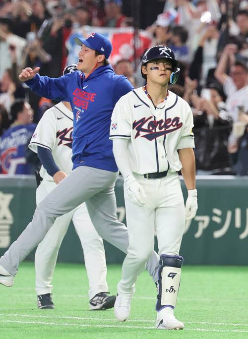 8일 일본 도쿄돔에서 열린 2026 월드베이스볼클래식(WBC) C조 조별리그 3차전 대한민국과 대만의 경기에서 4-5로 패배한 한국 김도영이 아쉬워하고 있다. 2026.3.8 /연합뉴스