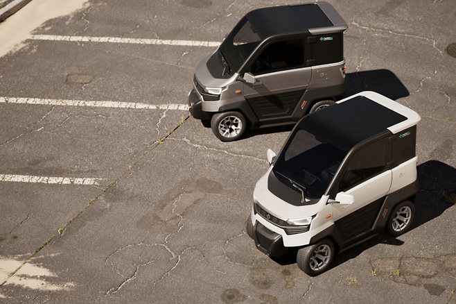 전동 모빌리티 전문기업 <주>에스엠아이이노베이션의 유럽 수출용 초소형 전기차. 좁은 골목과 제한적인 주차 환경을 반영해 차체 설계를 작게 하고, 미니멀리즘 디자인을 적용했다. <경북도 제공>