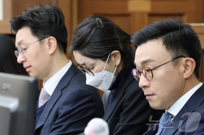 서울중앙지방법원 피고인 자리에 앉아 있는 김건희 씨(자료사진). 2025.12.3 ⓒ 뉴스1 사진공동취재단