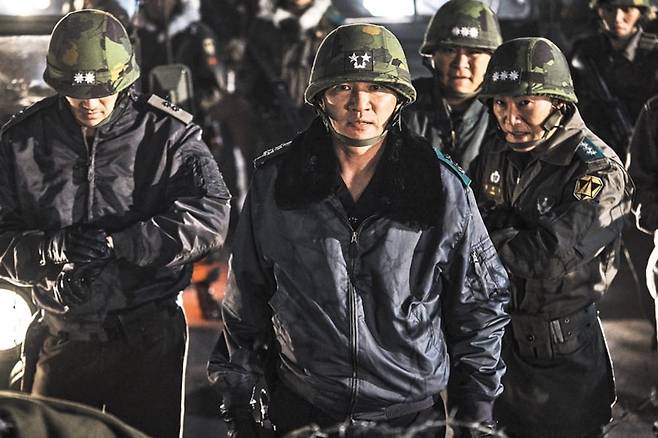 전두환 전 대통령의 쿠데타를 그린 현대 역사물인 '서울의 봄.' 관객 1312만명이 몰렸다. /플러스엠 엔터테인먼트