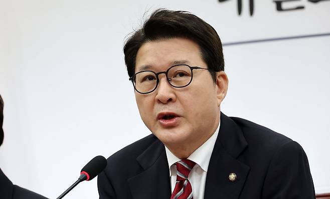 국민의힘 신동욱 최고위원이 26일 국회에서 열린 최고위원회의에서 발언하고 있다. 연합뉴스