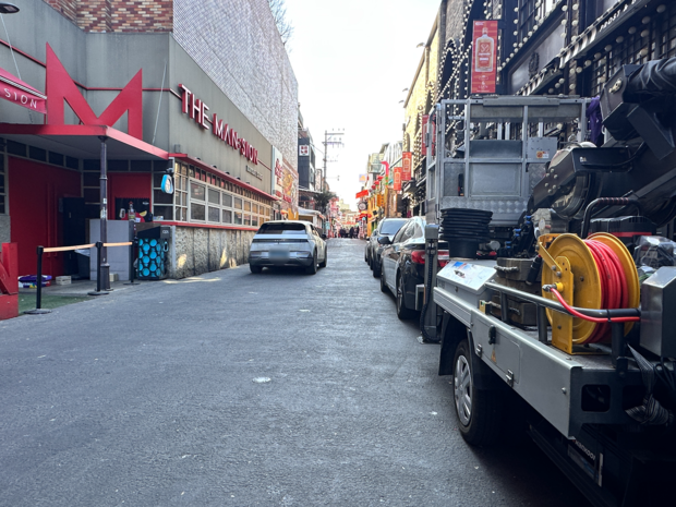 7일 서울 이태원 보광로 거리에 불법 주정차된 차량이 줄을 늘어서 있다. 장현기 견습기자