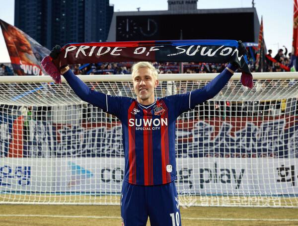 수원FC 프리조의 승리 세레모니.2026.03.09.