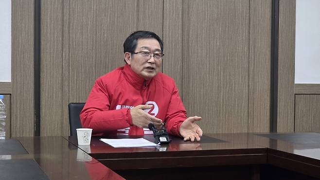 ▲ 백승주 전 국방부 차관이 9일 국민의힘 경북도당에서 경북도지사 선거 출마와 관련해 입장을 밝히고 있다. 전재용 기자