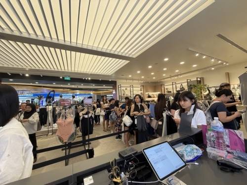 현재 안다르의 해외 오프라인 매장은 총 4곳이다. 싱가포르 마리나스퀘어·다카시마야·비보시티 등 3개 매장과 호주 웨스트필드 시드니 1개 매장을 운영 중이다. 사진은 안다르 싱가포르 비보시티 매장. (안다르 제공)