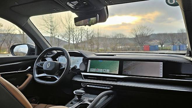 르노 '필랑트&nbsp;하이브리드 E-Tech' 아이코닉 트림의 실내./곽호준 기자&nbsp;