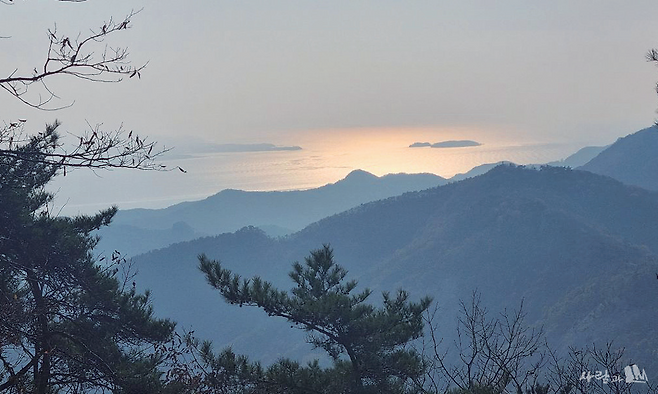 관음봉 정상부에서만 볼 수 있는 변산반도 최고의 조망 – 관음낙조(觀音落潮)