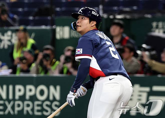 9일 일본 도쿄돔에서 열린 2026 월드베이스볼클래식 조별리그 C조 대한민국과 호주의 경기. 5회초 대한민국 공격 2사 2루때 문보경이 1타점 적시타를 치고 있다. 2026.3.9 ⓒ 뉴스1 구윤성 기자