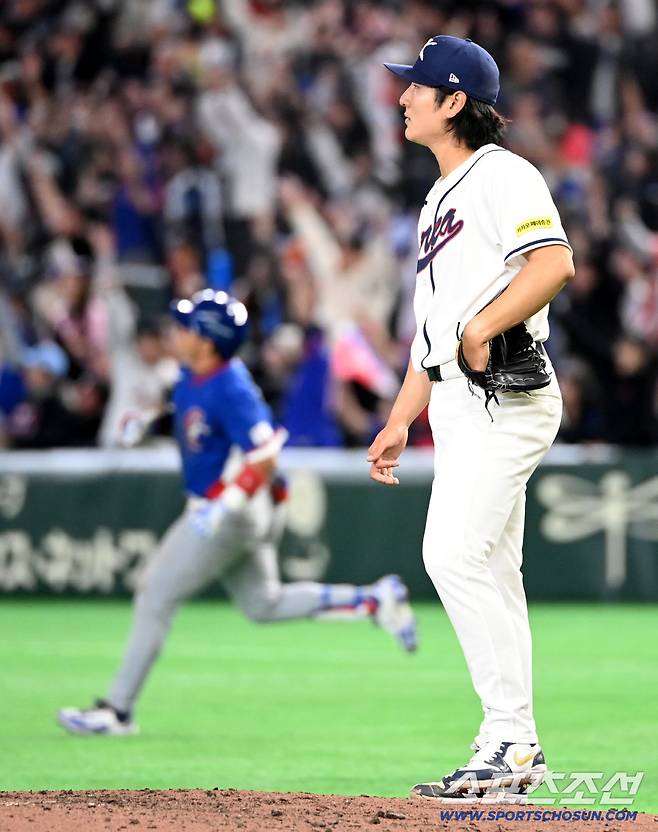 8일 일본 도쿄돔에서 열린 WBC(월드베이스볼클래식) 한국과 대만의 경기, 6회초 곽빈이 정쭝저에 재역전 솔로홈런을  허용하며 아쉬워하고 있다. 도쿄(일본)=허상욱 기자wook@sportschosun.com/2026.03.08/