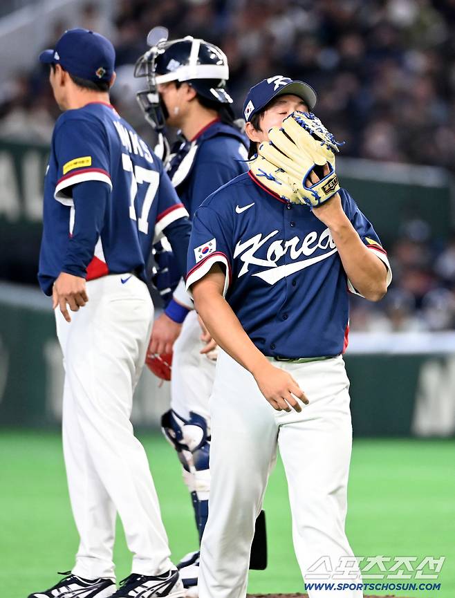 9일 일본 도쿄돔에서 열린 WBC(월드베이스볼클래식) 한국과 호주의 경기, 8회말 1사 2루 김택연이 1실점 후 교체되며 아쉬워하고 있다. 도쿄(일본)=허상욱 기자wook@sportschosun.com/2026.03.09/