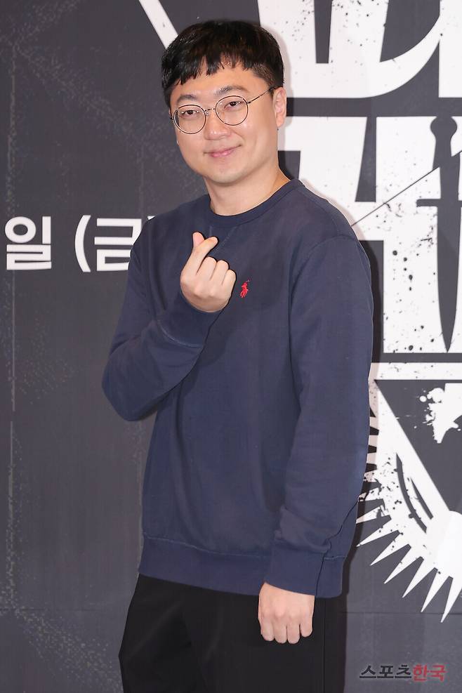 웨이브 오리지널 예능 '피의 게임 시즌3' 제작발표회에 참석한 충주맨. 24.11.12 ⓒ이혜영 기자 lhy@hankooki.com