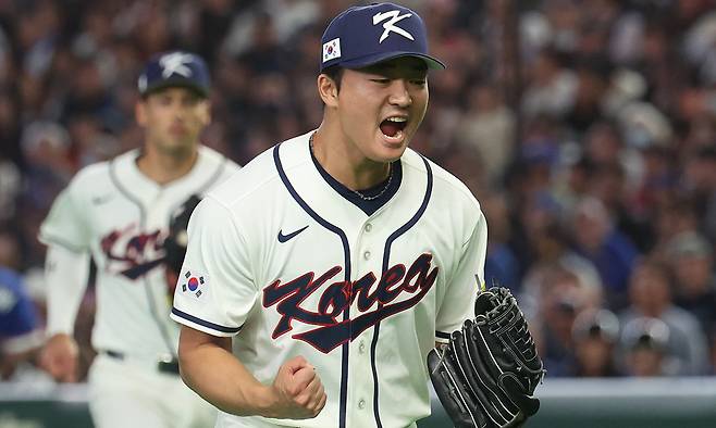 고우석이 지난 8일 일본 도쿄돔에서 열린 월드베이스볼클래식(WBC) 조별리그 C조 3차전 대만과 경기 9회초를 무실점으로 막은 뒤 포효하고 있다. 도쿄=연합뉴스