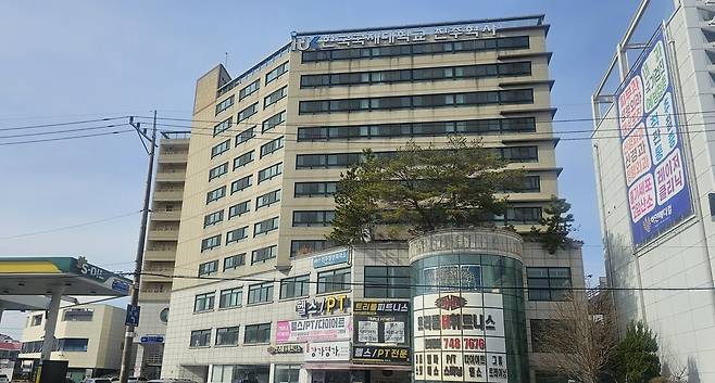 폐교된 옛 한국국제대학교 기숙사 전경 ⓒ시사저널 김대광