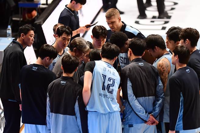 소노는 5라운드 9경기서 8승1패를 기록하며 6강 경쟁을 점입가경에 빠트렸다. 사진제공ㅣKBL