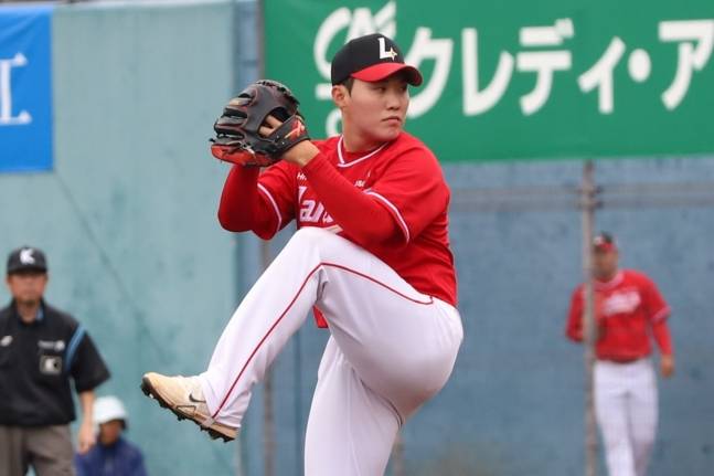 연습경기에서 투구를 펼치는 최민준. /사진=SSG 랜더스 제공