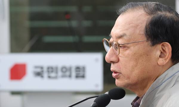 국민의힘 이정현 공천관리위원장이 9일 서울 영등포구 여의도 중앙당사에서 기자간담회를 하고 있다. 연합뉴스