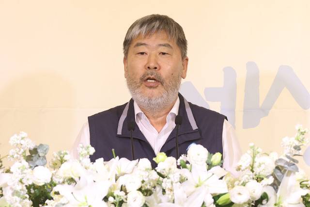 김동명 한국노총 위원장이 10일 서울 여의도 한국노총에서 열린 한국노총 창립 80주년 기념식에서 축사하고 있는 모습. 연합뉴스