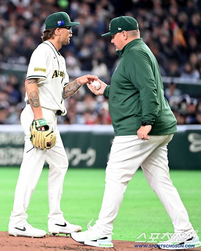 9일 일본 도쿄돔에서 열린 WBC(월드베이스볼클래식) 한국과 호주의 경기, 2회초 호주 라클란 웰스가 마운드를 내려가고 있다. 도쿄(일본)=허상욱 기자wook@sportschosun.com/2026.03.09/