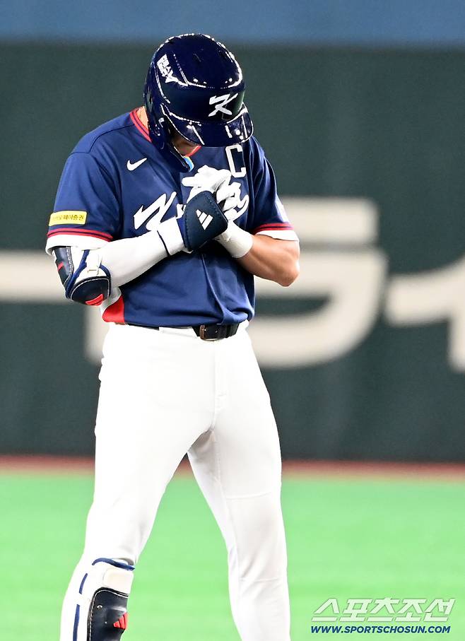 9일 일본 도쿄돔에서 열린 WBC(월드베이스볼클래식) 한국과 호주의 경기, 3회초 무사 2루 이정후가 1타점 2루타를 치고 두 손을 모으며 기쁨을 나누고 있다. 도쿄(일본)=허상욱 기자wook@sportschosun.com/2026.03.09/