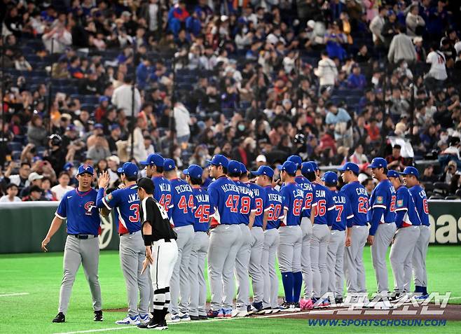 5일 일본 도쿄돔에서 열린 WBC(월드베이스볼클래식) 호주와 대만의 경기. 대만 선수단이 그라운드에 도열하고 있다. 도쿄(일본)=허상욱 기자wook@sportschosun.com/2026.03.05/