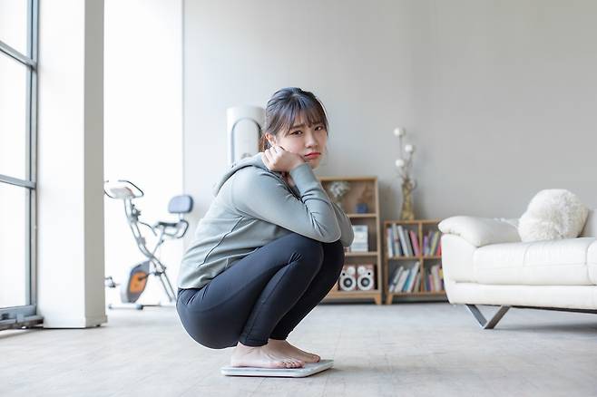 체중을 줄이기 위해 식사량을 줄였는데도 오히려 살이 더 찌는 경우가 있다./사진=게티이미지뱅크