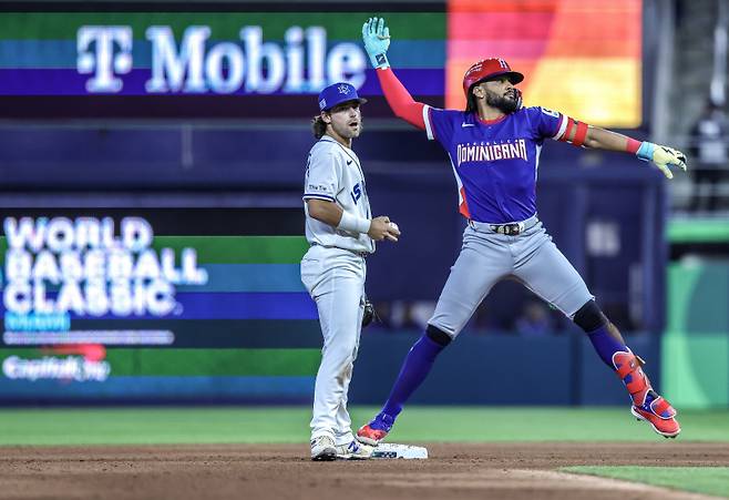 <yonhap photo-1587="">EPA=연합뉴스</yonhap>