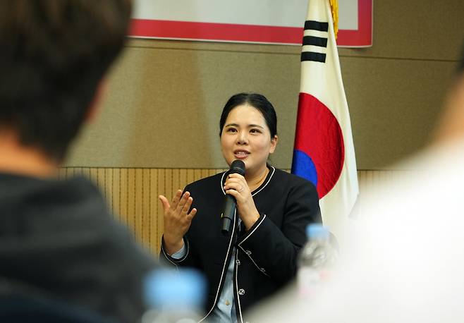 박인비가 골프 국가대표 선수들에게 조언하고 있다. 사진제공=대한골프협회